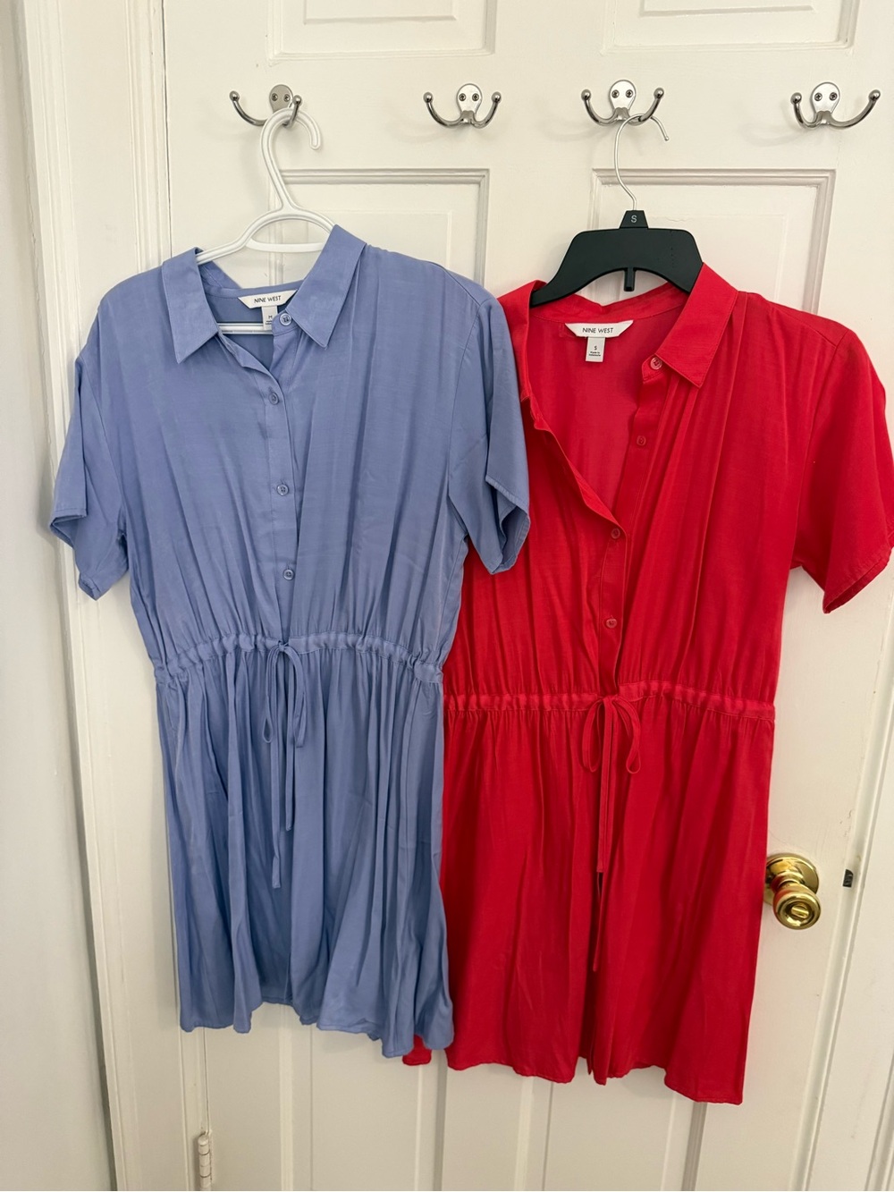 Nine West Red and Periwinkle Short Sleeve Drawstring Mini Dresses